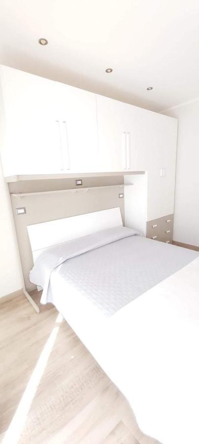 Le Scalette Bed & Breakfast La Maddalena  Bagian luar foto