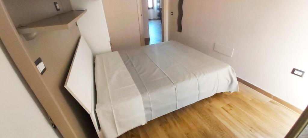 Le Scalette Bed & Breakfast La Maddalena  Bagian luar foto