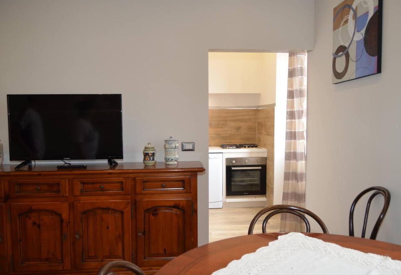 Le Scalette Bed & Breakfast La Maddalena  Bagian luar foto