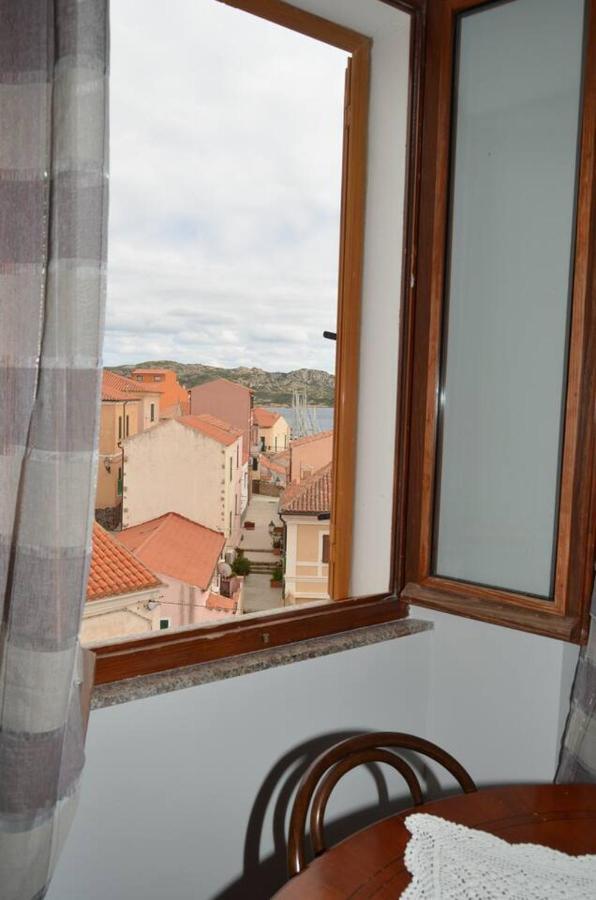 Le Scalette Bed & Breakfast La Maddalena  Bagian luar foto